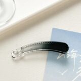 Градиентные заколки-бананы из пластика