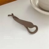 Матовая заколка-банан  для волос