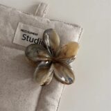 Заколка для волос в корейском стиле с цветком