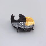 Ацетатный коготь для волос с насекомым Refreshing World