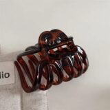 Большие пластиковые заколки-крабы