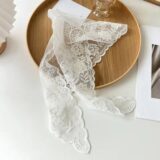 Женский белый кружевной шарф