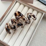 AISHG Янтарно-коричневая пластиковая волнистая заколка для волос