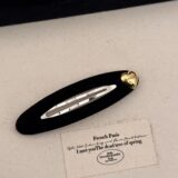 Бархатные заколки из черного золота