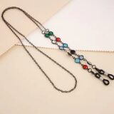 Металлическая цепочка для очков с бусинами