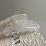 Кружевная заколка-акула для зрелых волос