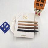 Молочно-кофейная бесшовная заколка для волос